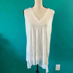 14th and union v-neck white tee shirt in size xl